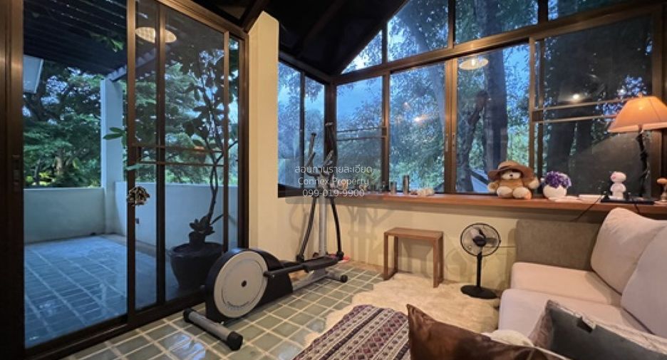 For sale 5 bedrooms house in Khlong Luang, Pathum Thani