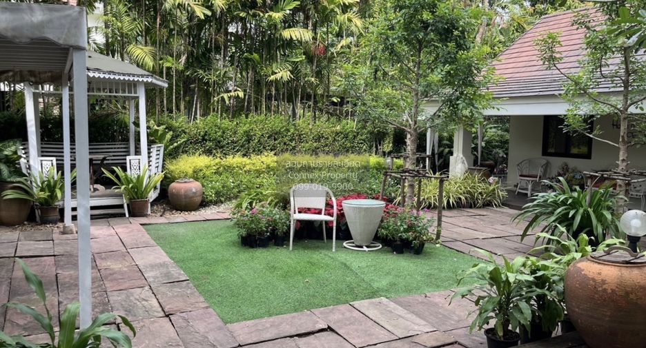 For sale 5 bedrooms house in Khlong Luang, Pathum Thani