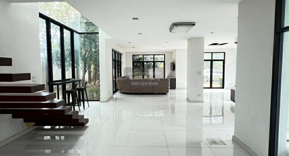 For sale 3 bedrooms house in Taling Chan, Bangkok