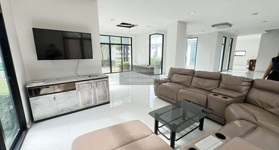 For sale 3 bedrooms house in Taling Chan, Bangkok