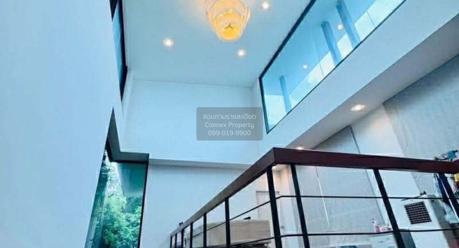 For sale 3 bedrooms house in Taling Chan, Bangkok