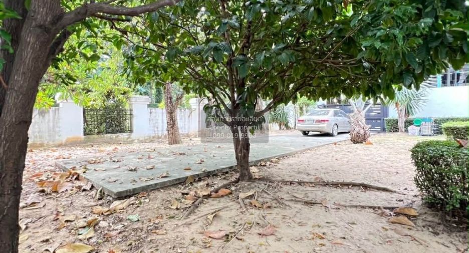 For sale 3 bedrooms house in Taling Chan, Bangkok