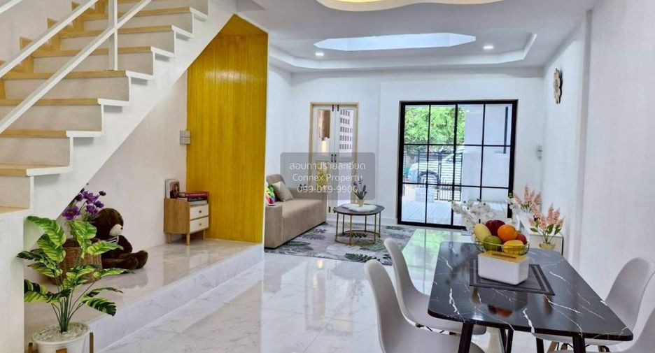 À vendre 2 chambres maison de ville à San Sai, Chiang Mai
