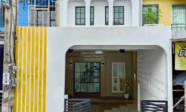À vendre 2 chambres maison de ville à San Sai, Chiang Mai