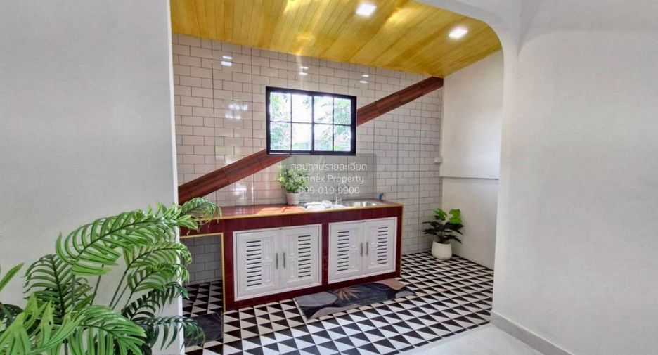 À vendre 2 chambres maison de ville à San Sai, Chiang Mai