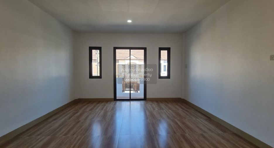 For sale 2 bedrooms townhouse in Khlong Sam Wa, Bangkok
