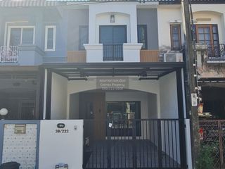 出售 2 卧室 联排别墅 在 Khlong Sam Wa, 曼谷
