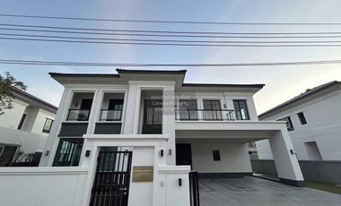 For rent 4 bedrooms house in Taling Chan, Bangkok