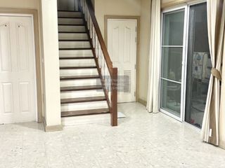 For rent 4 bedrooms house in Taling Chan, Bangkok