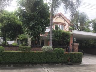 For rent 4 bedrooms house in Taling Chan, Bangkok