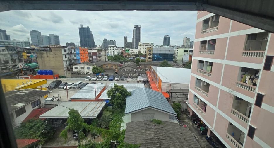 For rent 4 bedrooms retail Space in Huai Khwang, Bangkok