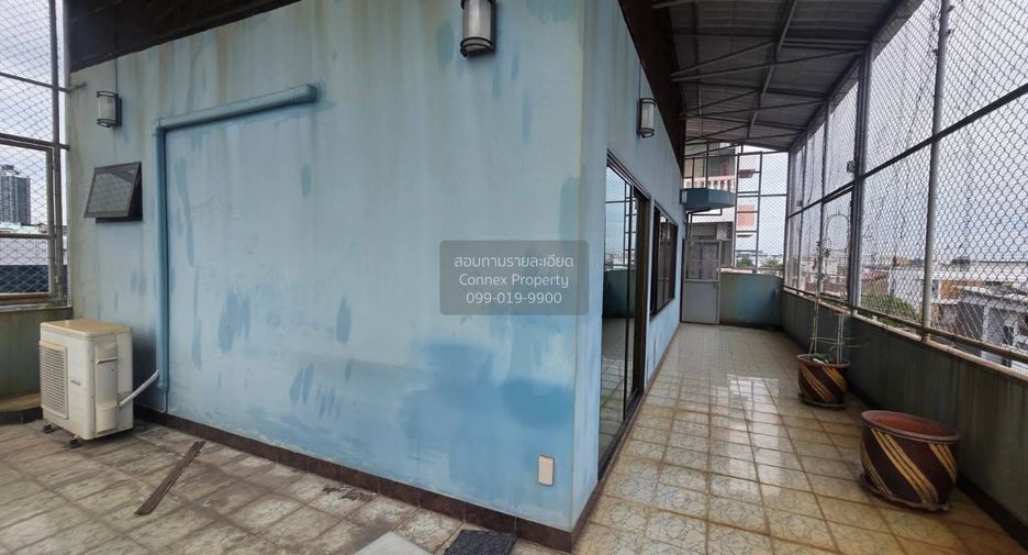 For rent 4 bedrooms retail Space in Huai Khwang, Bangkok