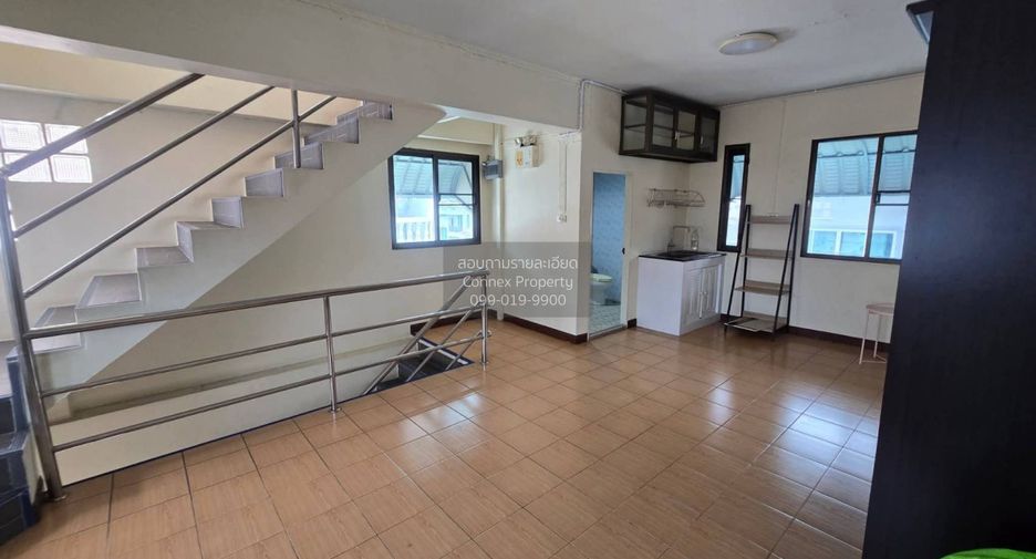 For rent 4 bedrooms retail Space in Huai Khwang, Bangkok