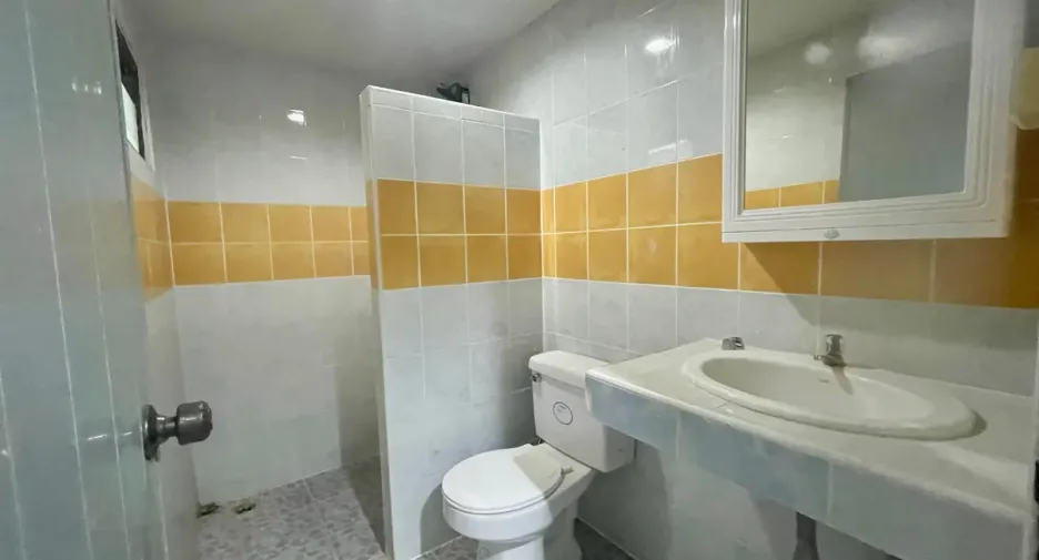For rent 2 bedrooms townhouse in Jomtien, Pattaya
