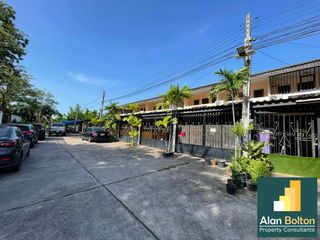 Casa adosada en alquiler de 2 habitaciones en Bang Lamung, Chonburi