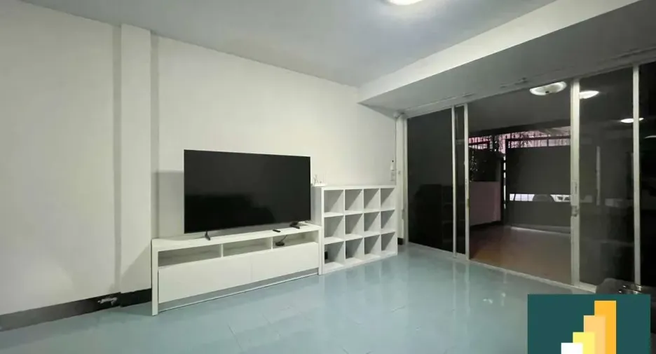 For rent 2 bedrooms townhouse in Jomtien, Pattaya