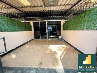 Casa adosada en alquiler de 2 habitaciones en Bang Lamung, Chonburi