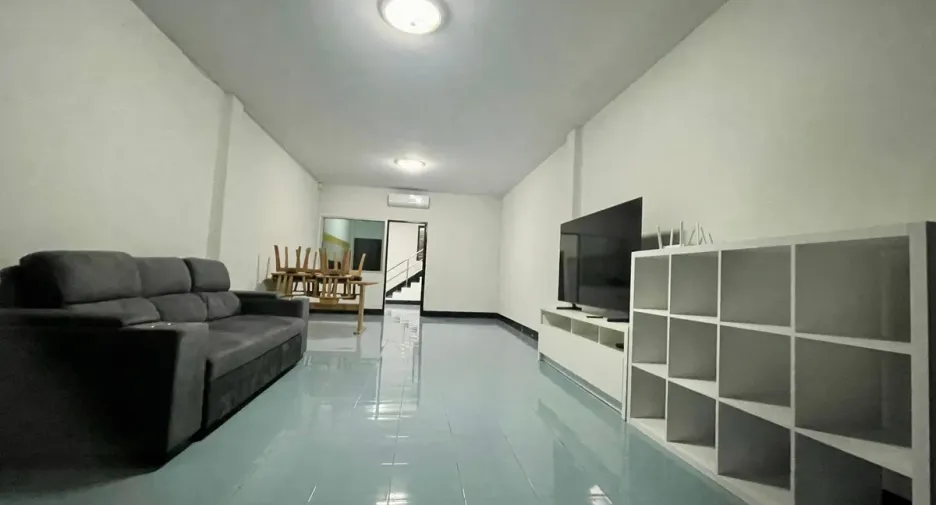 For rent 2 bedrooms townhouse in Jomtien, Pattaya