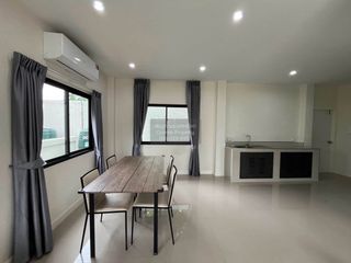 Haus zur Miete mit 4 Zimmer in Lam Luk Ka, Pathum Thani
