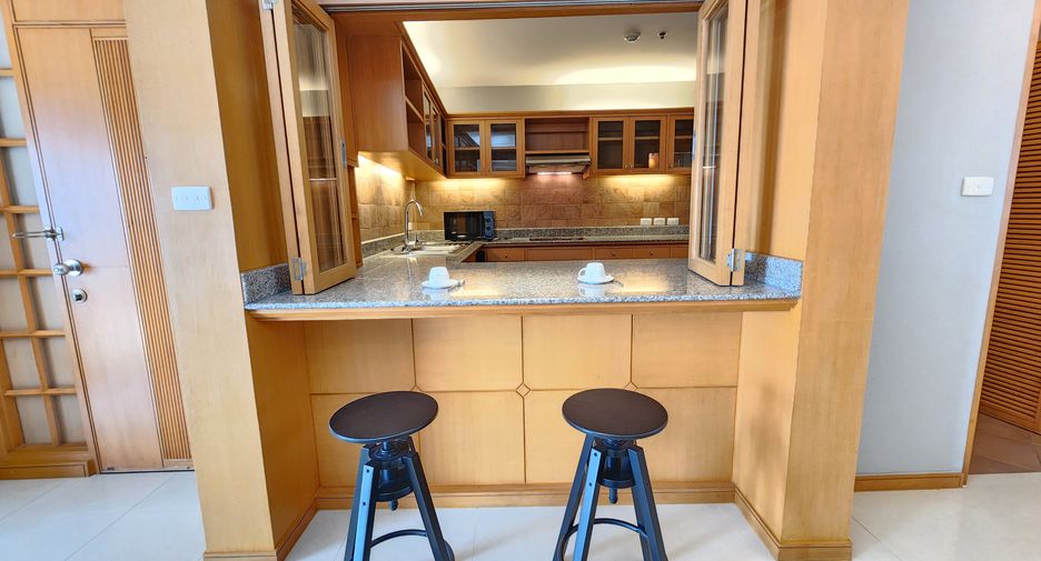 Wohnung zur Miete mit 3 Zimmer in Sathon, Bangkok