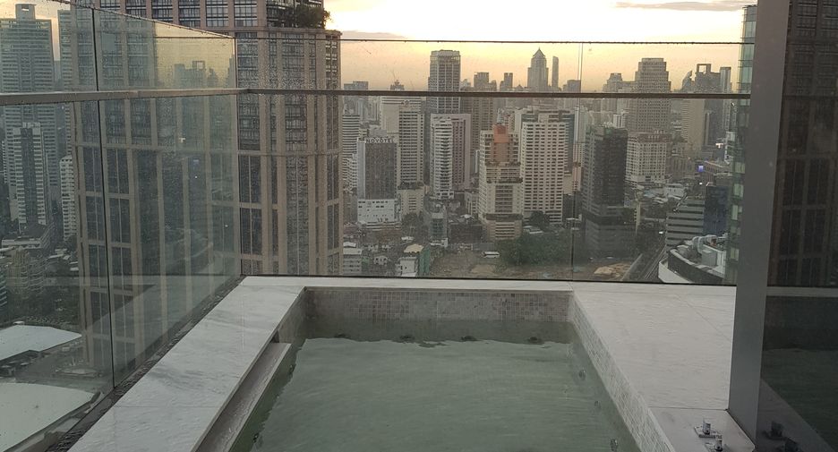 Wohnung zur Miete mit 3 Zimmer in Khlong Toei, Bangkok