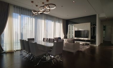 For rent 3 bedrooms condo in Khlong Toei, Bangkok