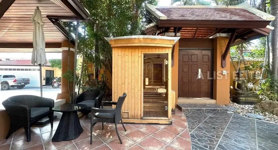 For sale 4 bedrooms house in Bang Lamung, Chonburi