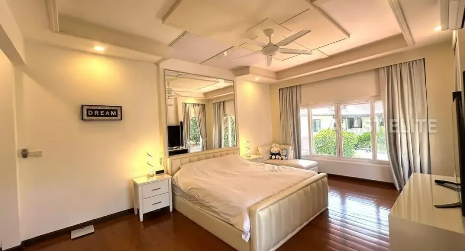 For sale 4 bedrooms house in Bang Lamung, Chonburi