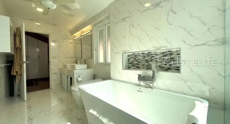 For sale 4 bedrooms house in Bang Lamung, Chonburi