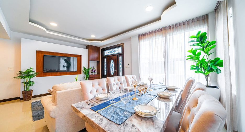 Casa en venta de 5 habitaciones en Bang Lamung, Chonburi