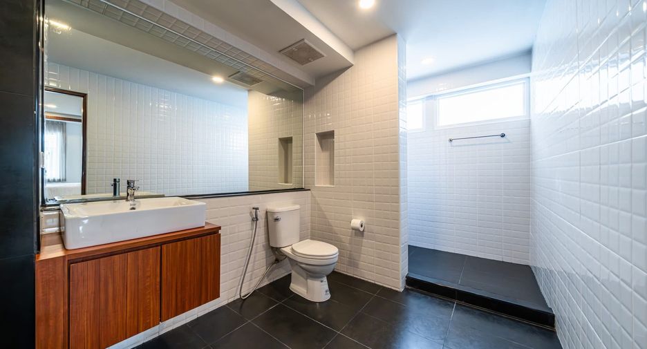 Casa en venta de 5 habitaciones en Bang Lamung, Chonburi