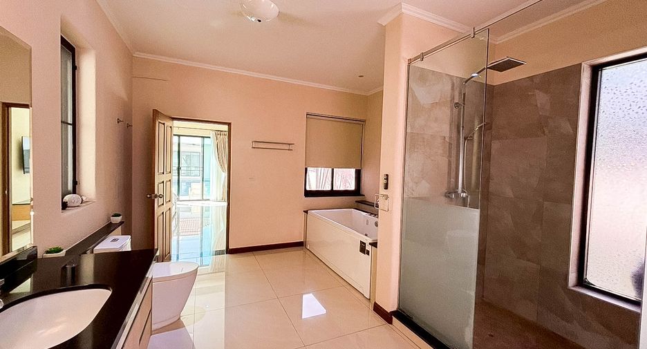 À louer 4 chambres maison à Bang Lamung, Chonburi