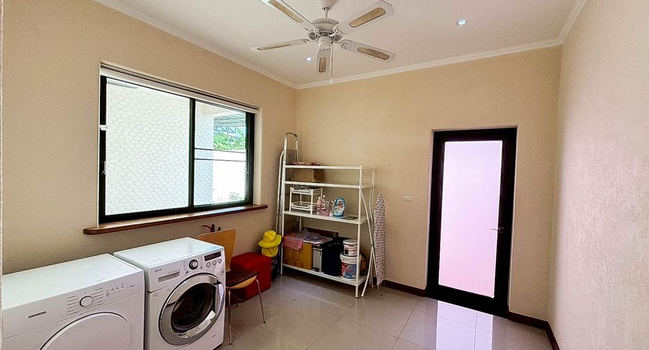 À louer 4 chambres maison à Bang Lamung, Chonburi