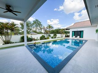 À louer 4 chambres maison à Bang Lamung, Chonburi