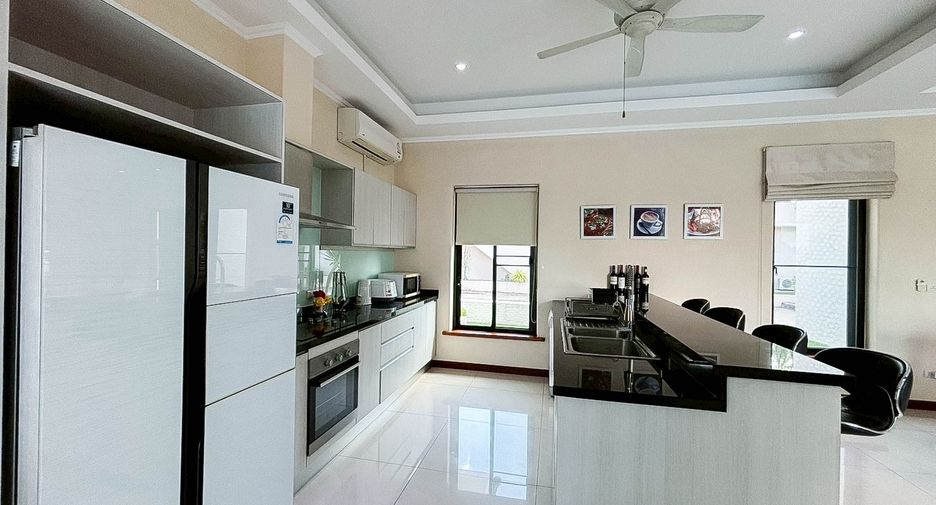 À louer 4 chambres maison à Bang Lamung, Chonburi