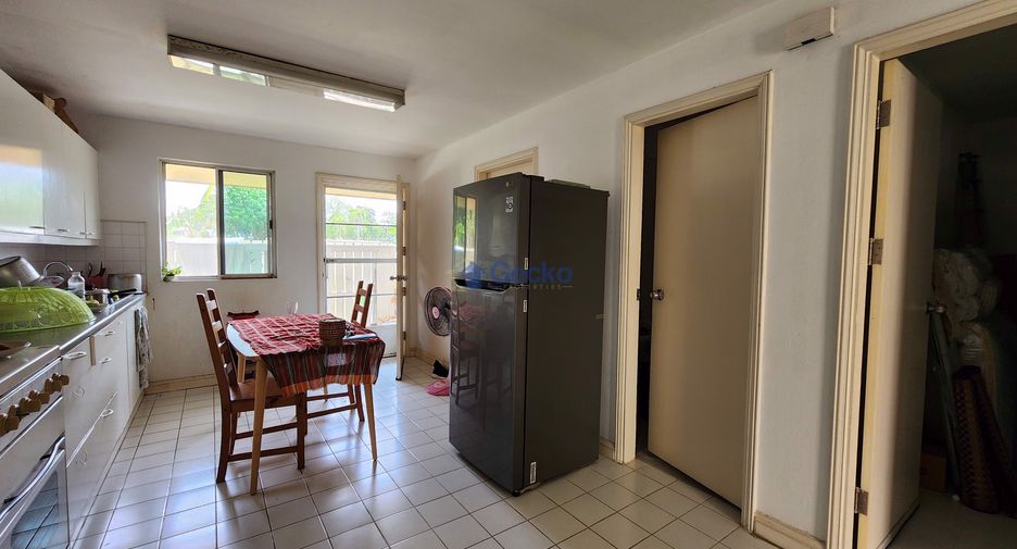 For sale 6 bedrooms house in Si Racha, Chonburi