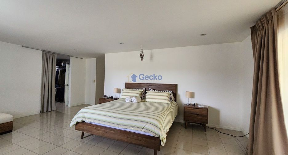For sale 6 bedrooms house in Si Racha, Chonburi