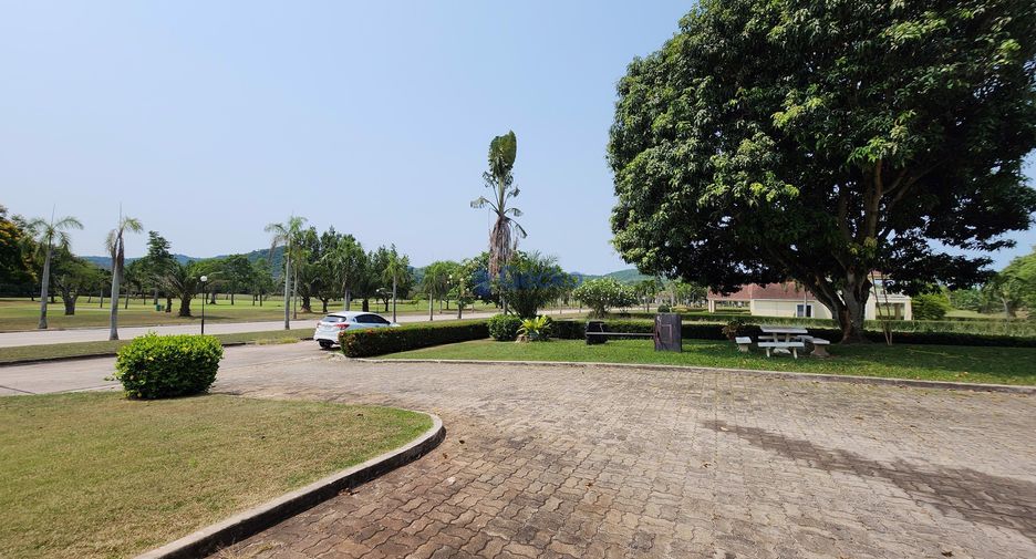 For sale 6 bedrooms house in Si Racha, Chonburi