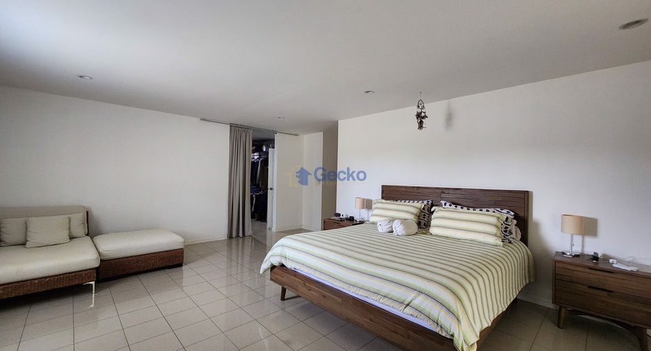 For sale 6 bedrooms house in Si Racha, Chonburi