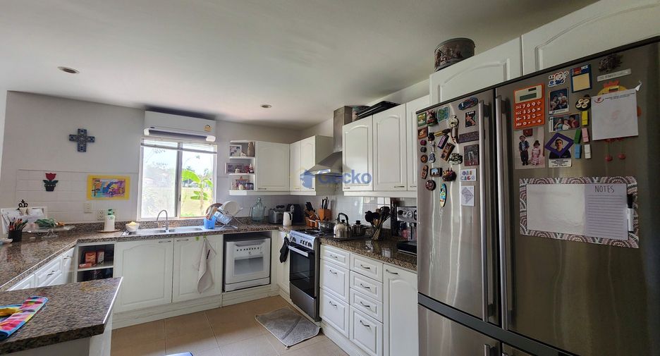 For sale 6 bedrooms house in Si Racha, Chonburi
