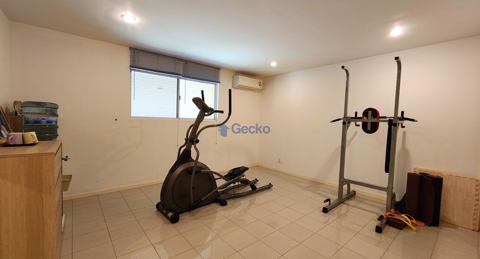 For sale 6 bedrooms house in Si Racha, Chonburi