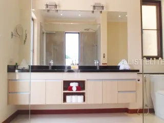 Haus zur Miete mit 4 Zimmer in Bang Lamung, Chonburi