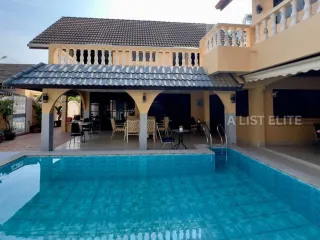 Haus zur Miete mit 12 Zimmer in Bang Lamung, Chonburi