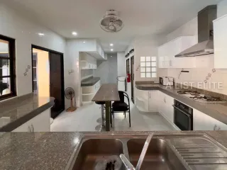 Haus zur Miete mit 12 Zimmer in Bang Lamung, Chonburi
