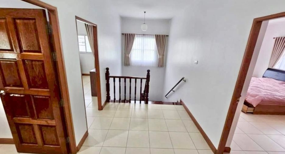 À louer et à vendre 4 chambres maison à Bang Lamung, Chonburi