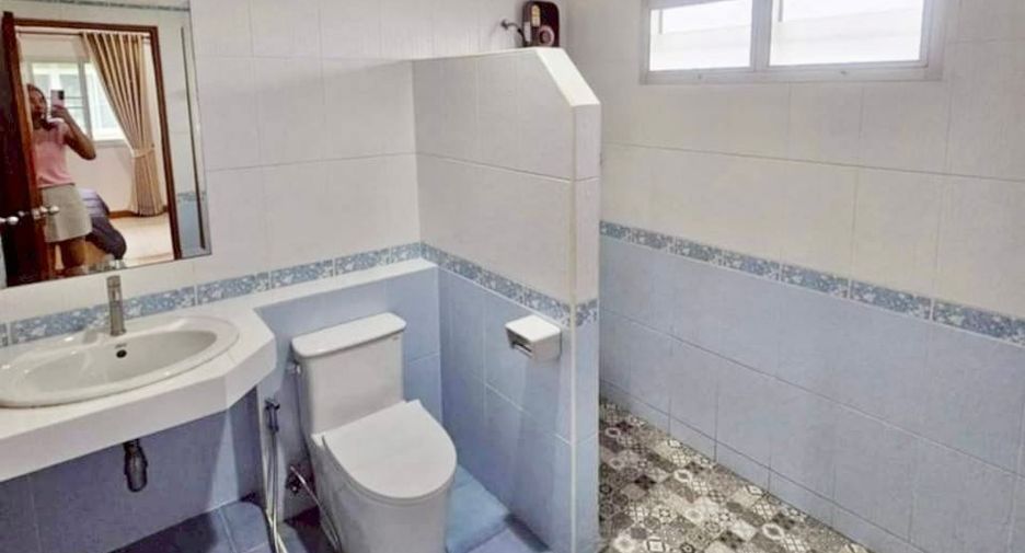 À louer et à vendre 4 chambres maison à Bang Lamung, Chonburi