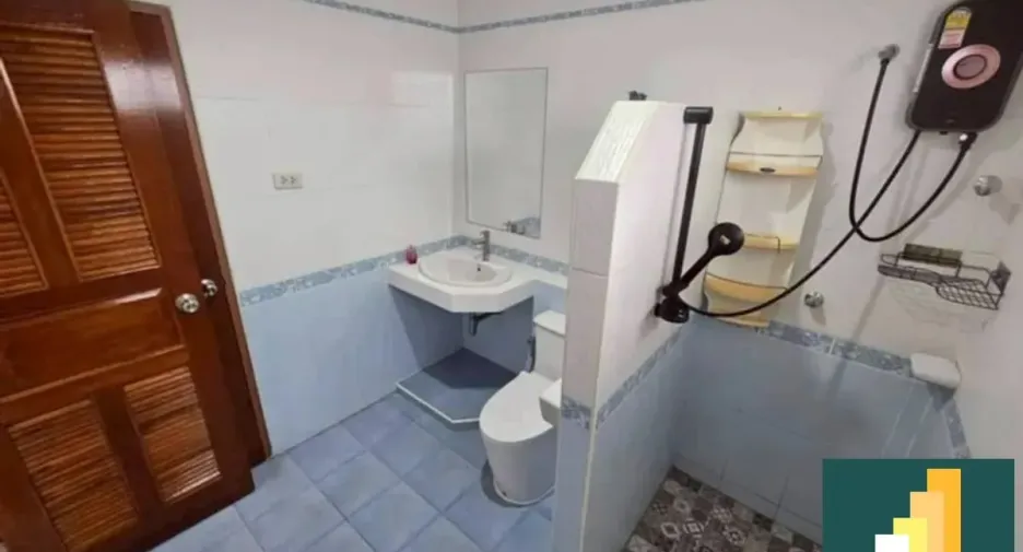 For rent and for sale 4 bedrooms house in Bang Lamung, Chonburi