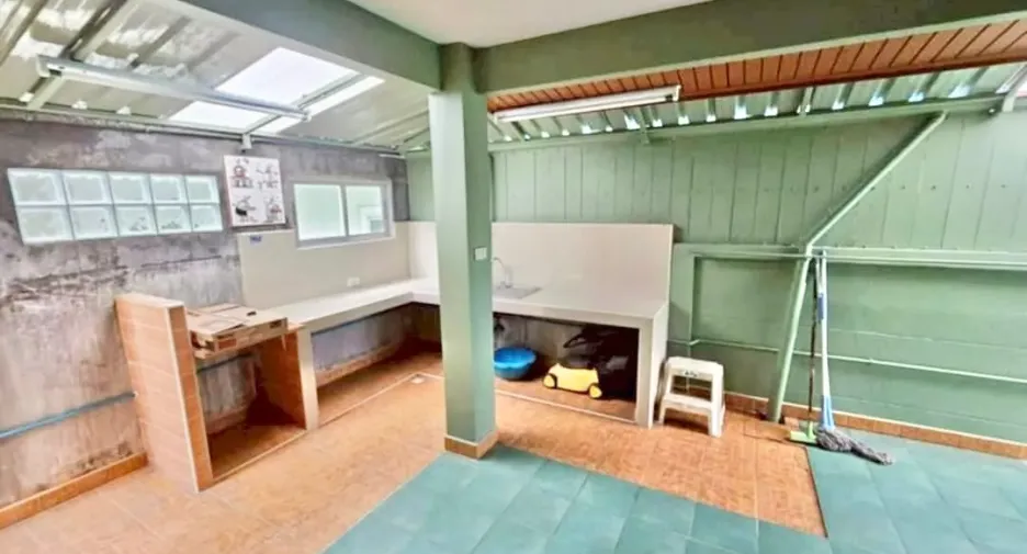 For rent and for sale 4 bedrooms house in Bang Lamung, Chonburi