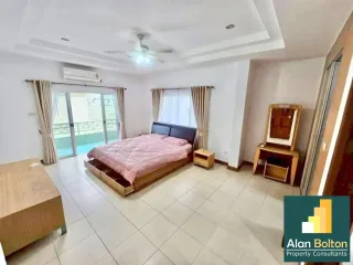 For rent and for sale 4 bedrooms house in Bang Lamung, Chonburi