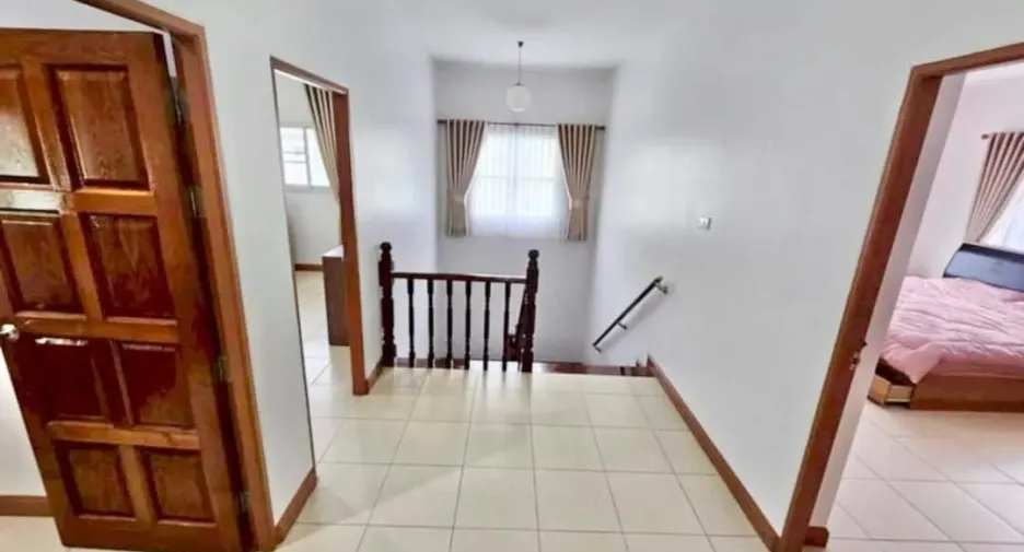For rent and for sale 4 bedrooms house in Bang Lamung, Chonburi